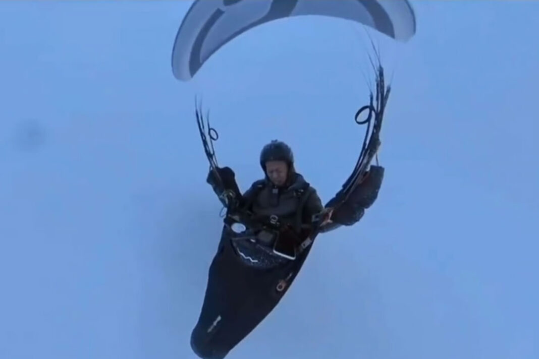 প্যারাগ্লাইডারে গেলেন মেঘের রাজ্যে, বেঁচে ফিরলেন অলৌকিকভাবে